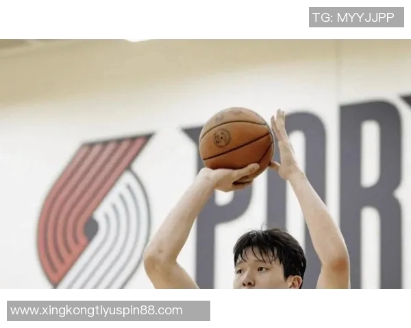 杨瀚森上半场未获出场机会罗威短暂登场仅10分钟表现如何