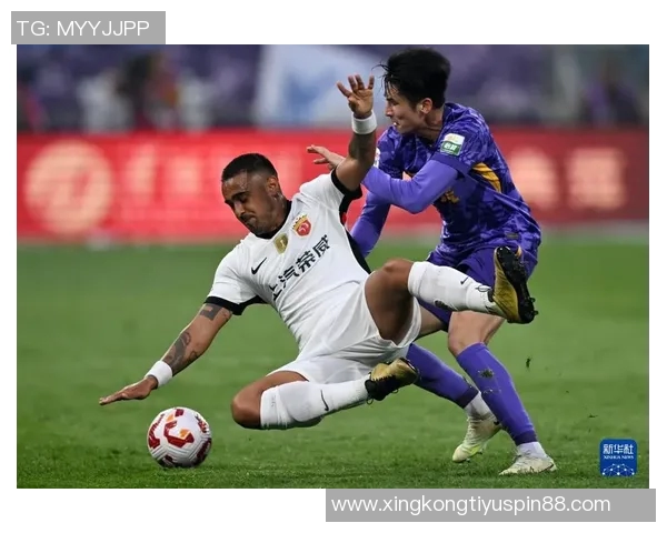 元旦佳节到来之际上海海港足球俱乐部向大家致以诚挚的感谢与美好祝福