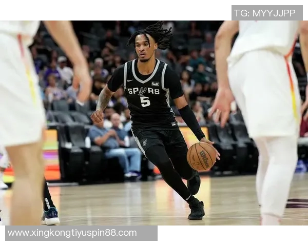 马刺新赛季球衣正式发布卡斯尔亲自试穿展现独特魅力与设计风格